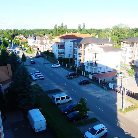 Apartment Aranypart Vizparti Apartman