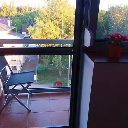 Aranypart Vizparti Apartman שיופוק