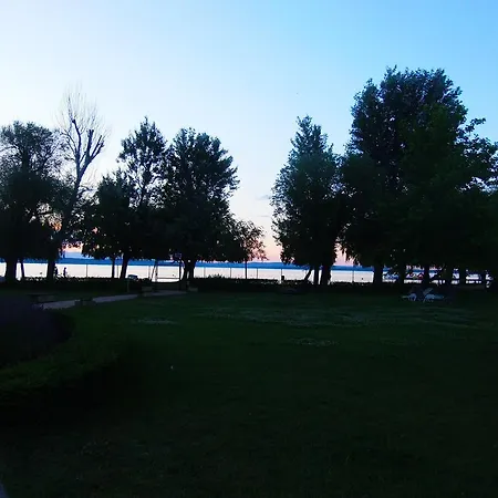 Aranypart Vizparti Apartman Apartment Siofok