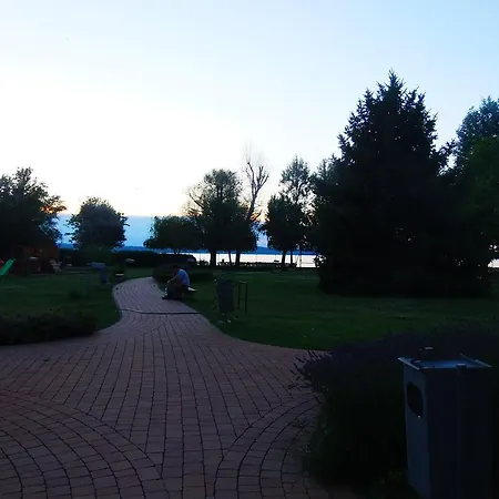 Apartment Aranypart Vizparti Apartman Siofok