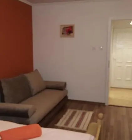 דירה Aranypart Vizparti Apartman שיופוק