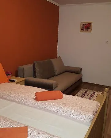 Aranypart Vizparti Apartman *