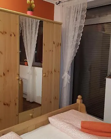 Aranypart Vizparti Apartman דירה שיופוק