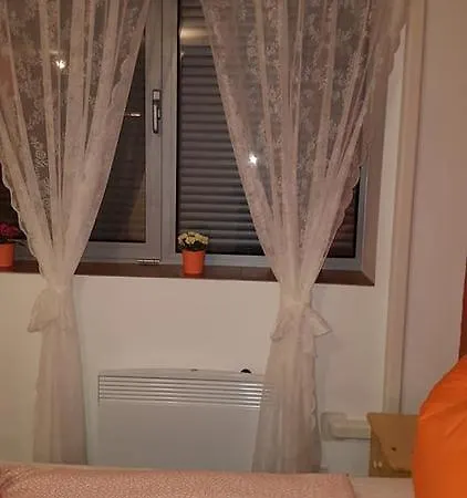 דירה Aranypart Vizparti Apartman
