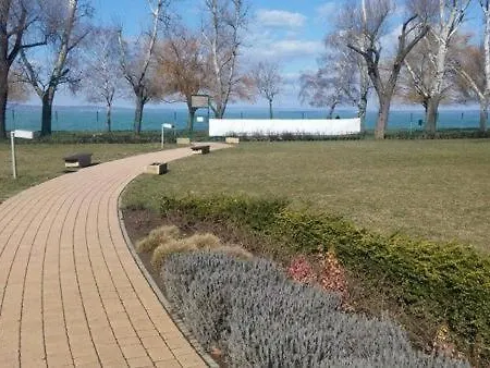 Aranypart Vizparti Apartman דירה